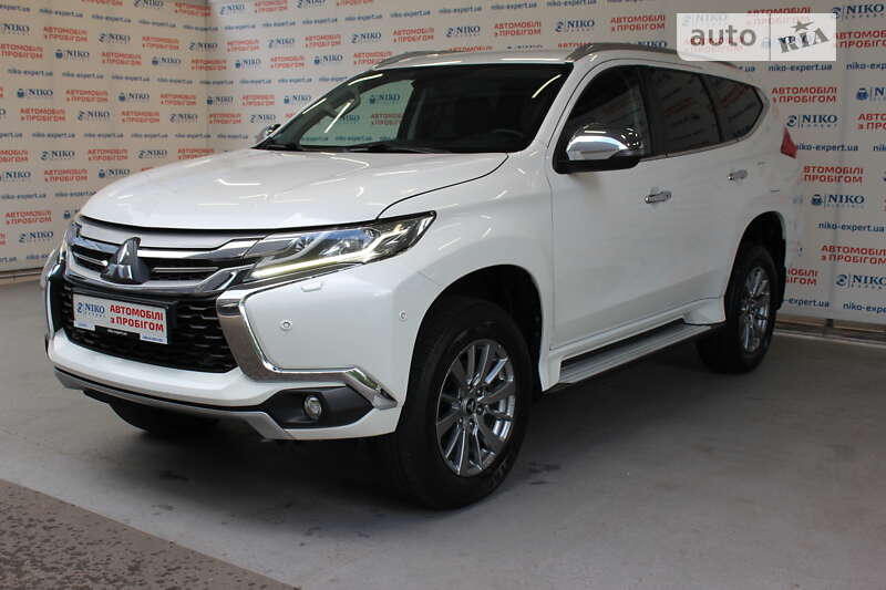 Mitsubishi Pajero sport (2017)