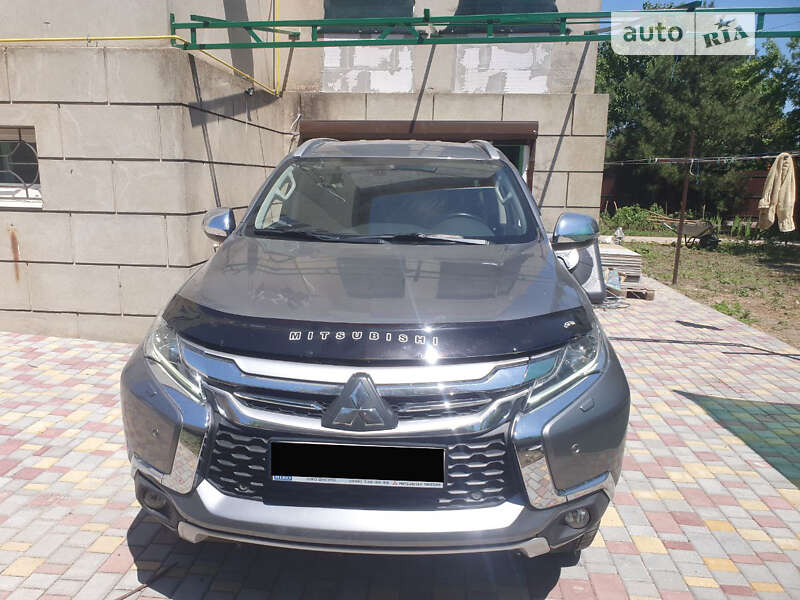 Mitsubishi Pajero sport (2018)