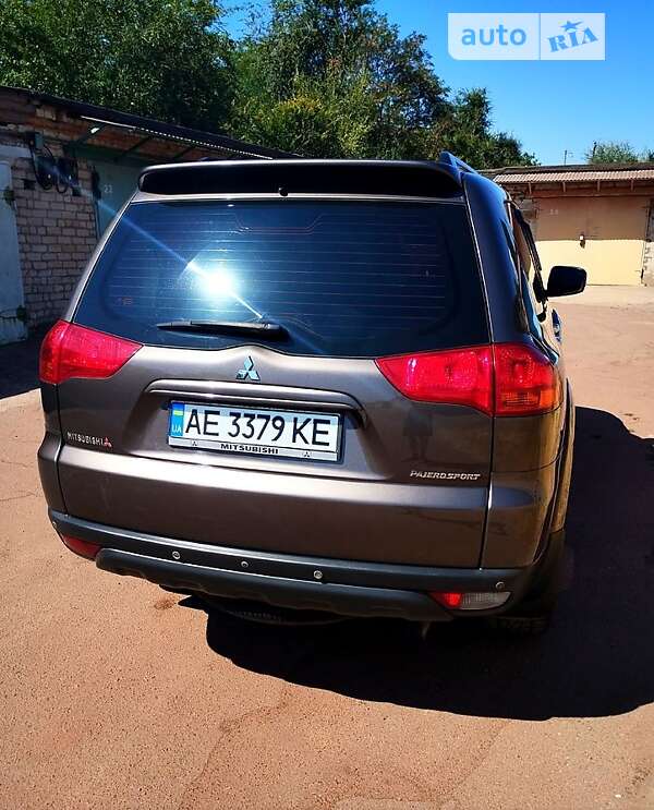 Mitsubishi Pajero sport (2011)