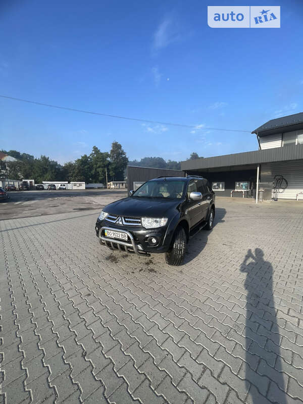 Mitsubishi Pajero (2013)