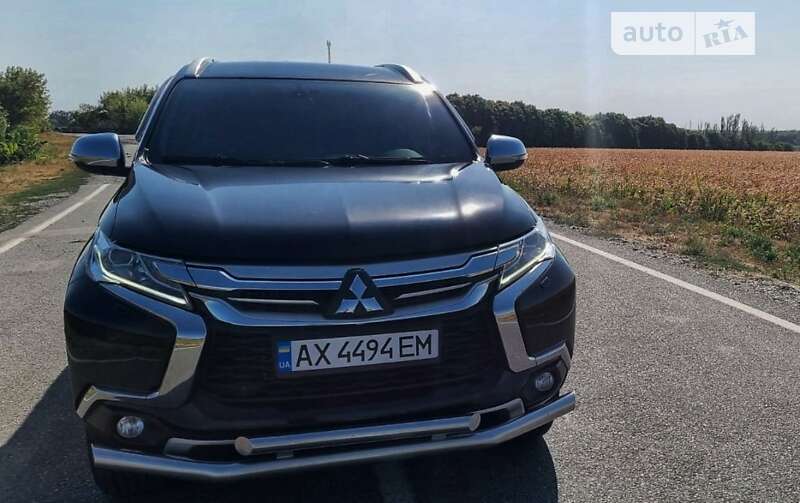 Mitsubishi Pajero sport (2017)
