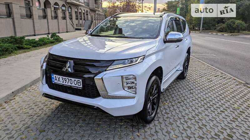 Mitsubishi Pajero sport (2021)