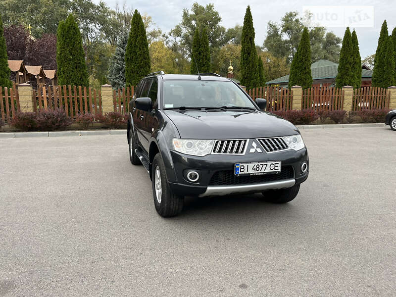 Mitsubishi Pajero (2011)