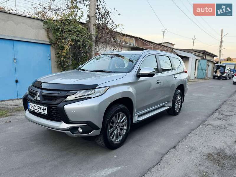Mitsubishi Pajero sport (2017)