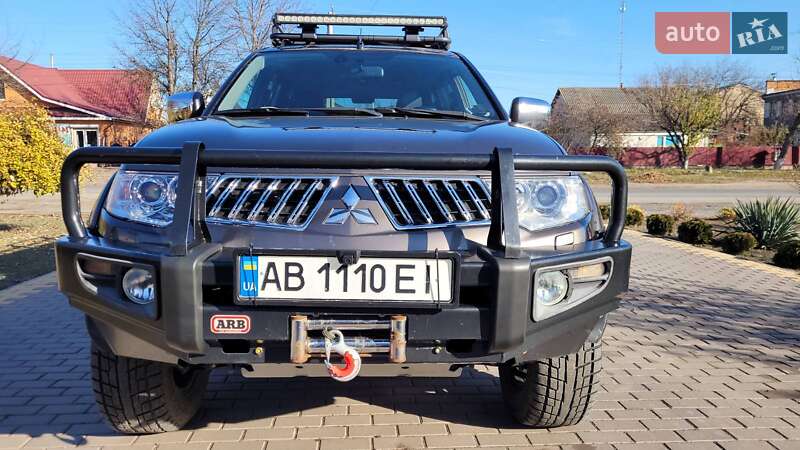 Mitsubishi Pajero sport (2011)