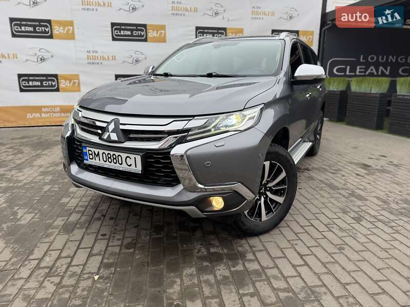 Mitsubishi Pajero sport (2017)