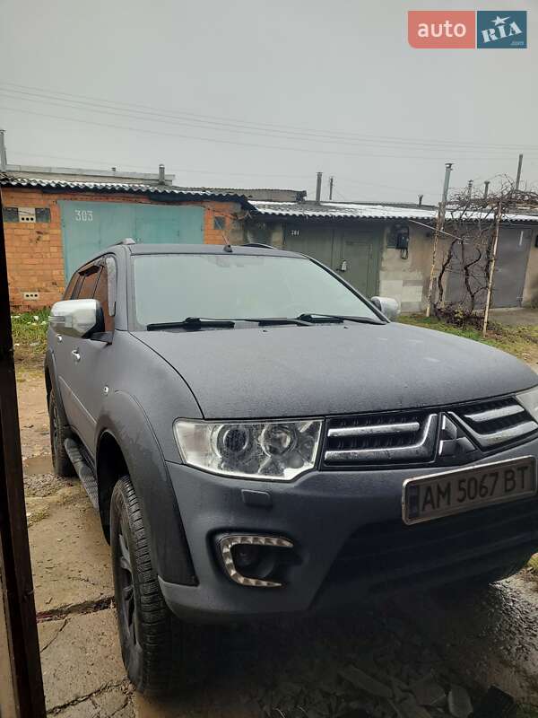 Mitsubishi Pajero sport (2014)