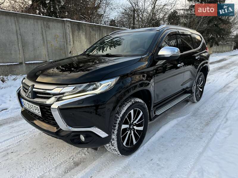Mitsubishi Pajero sport (2017)
