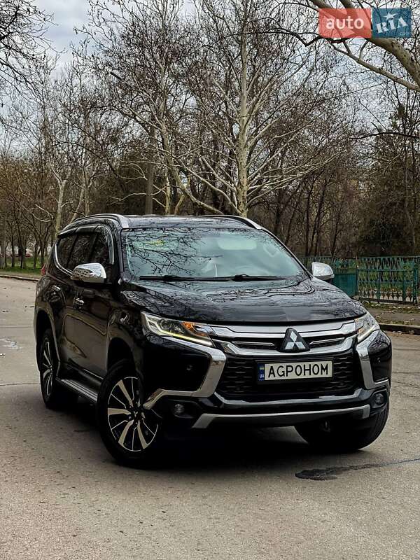 Mitsubishi Pajero sport (2016)