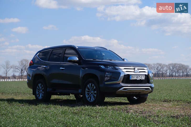 Mitsubishi Pajero sport (2021)