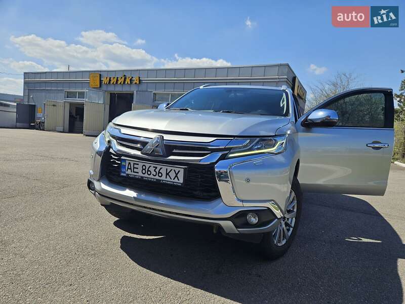 Mitsubishi Pajero sport (2016)