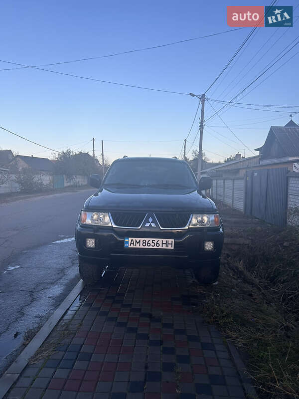 Mitsubishi Pajero sport (2008)
