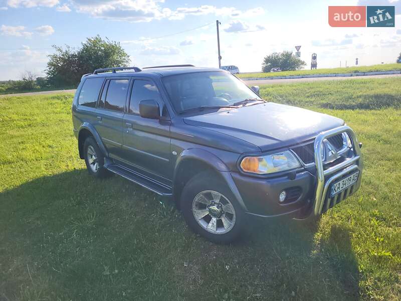 Mitsubishi Pajero sport (2006)