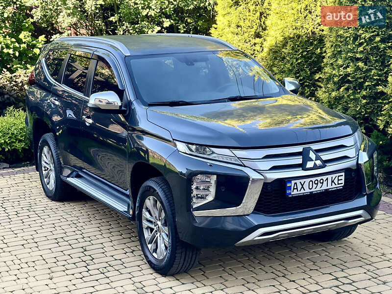 Mitsubishi Pajero sport (2021)
