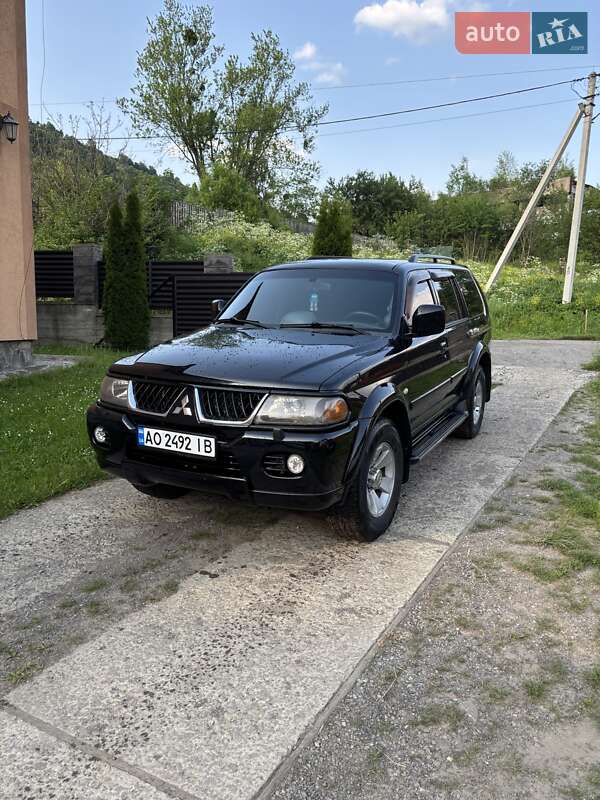 Mitsubishi Pajero sport (2006)