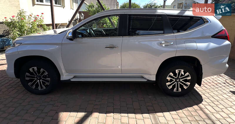 Mitsubishi Pajero sport (2019)