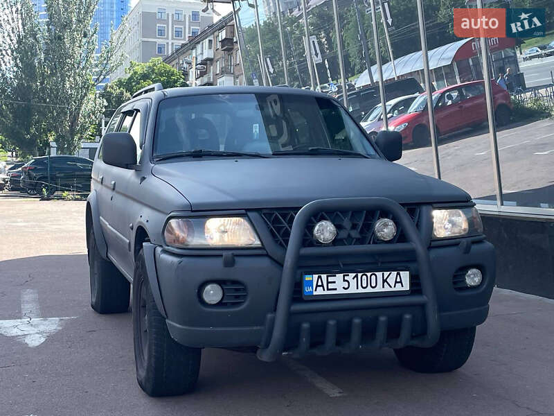 Mitsubishi Pajero sport (2002)