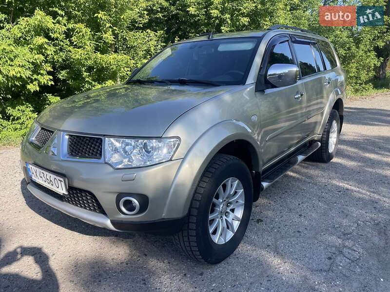 Mitsubishi Pajero sport (2010)
