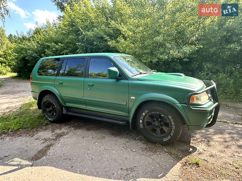 Mitsubishi Pajero sport (2005)