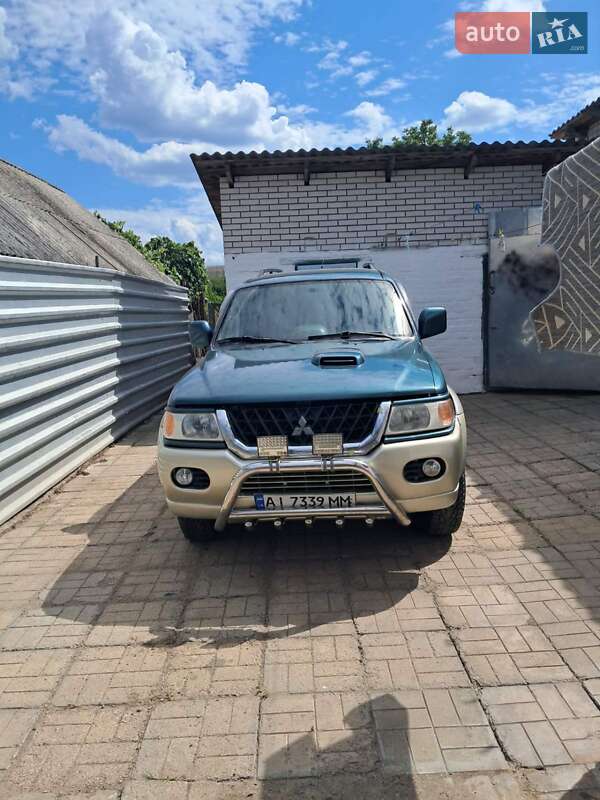 Mitsubishi Pajero sport (2004)