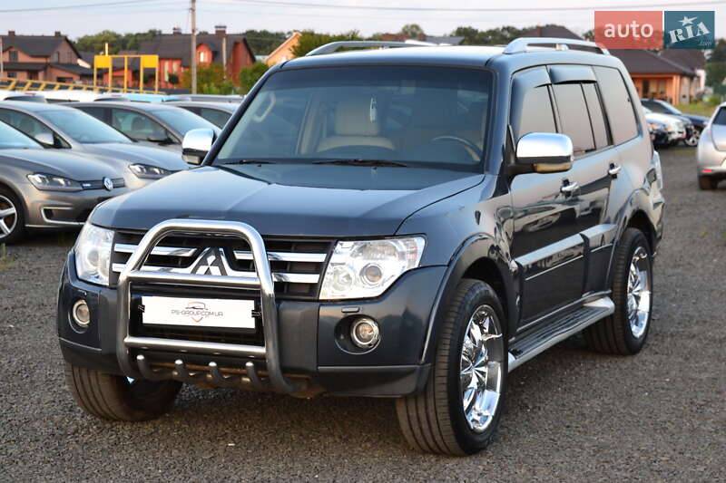 Mitsubishi Pajero wagon (2008)