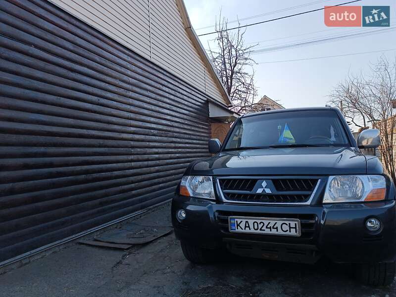 Mitsubishi Pajero wagon (2005)