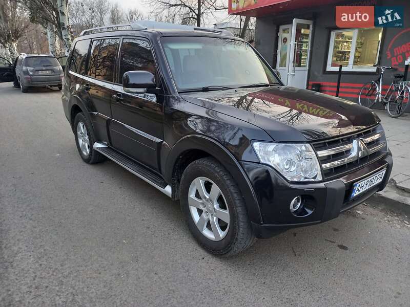 Mitsubishi Pajero wagon (2007)