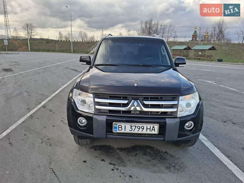 Mitsubishi Pajero wagon (2007)