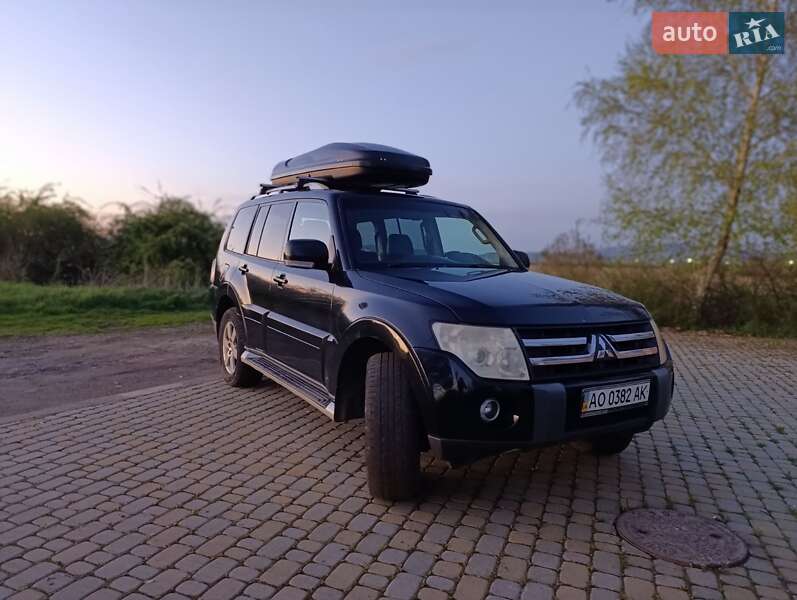 Mitsubishi Pajero wagon (2007)