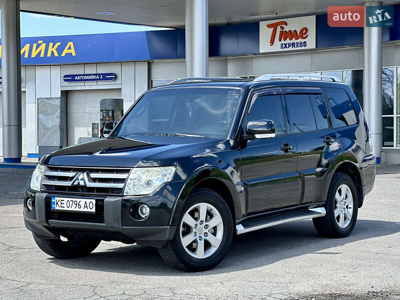 Mitsubishi Pajero wagon (2007)