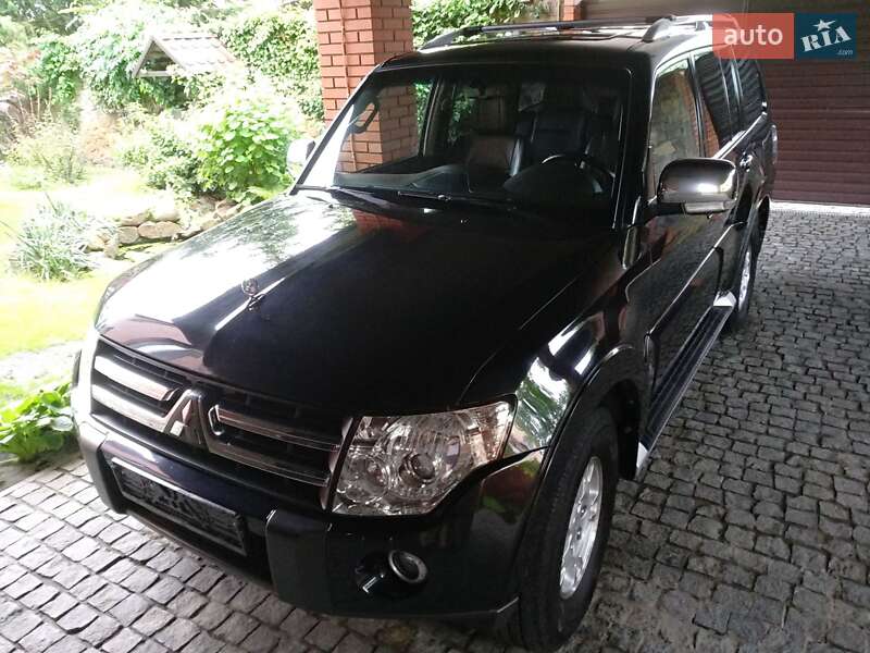 Mitsubishi Pajero wagon (2007)
