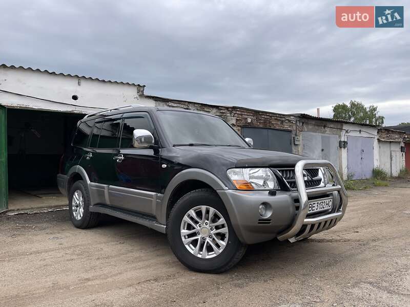Mitsubishi Pajero wagon (2004)