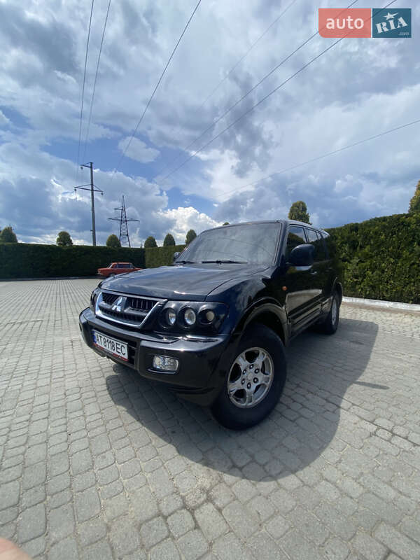 Mitsubishi Pajero wagon (2002)