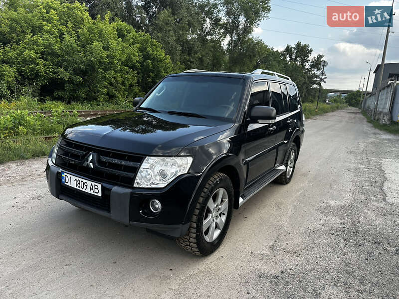 Mitsubishi Pajero wagon (2007)