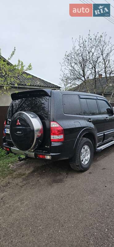 Mitsubishi Pajero wagon (2002)