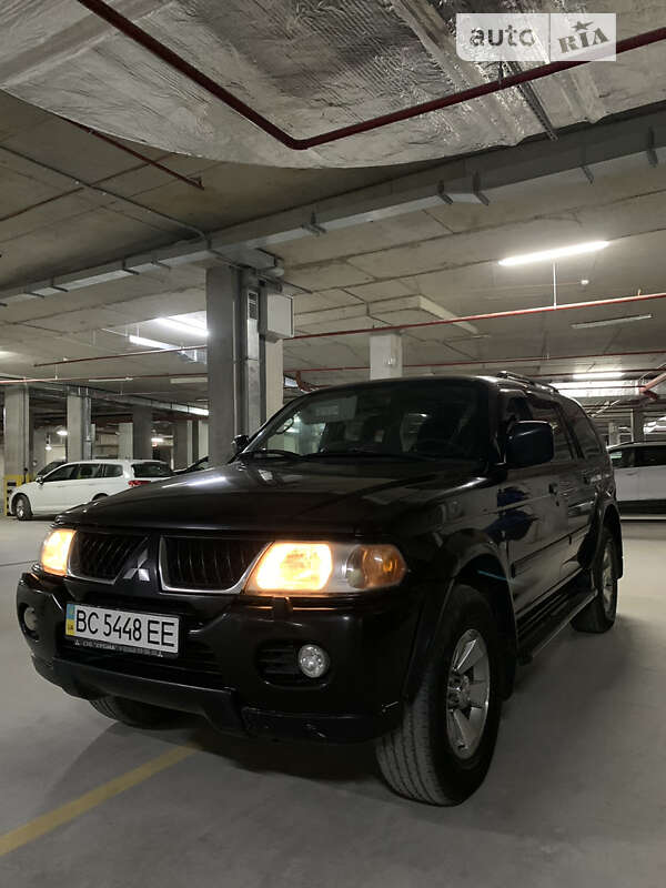 Mitsubishi Pajero sport (2006)
