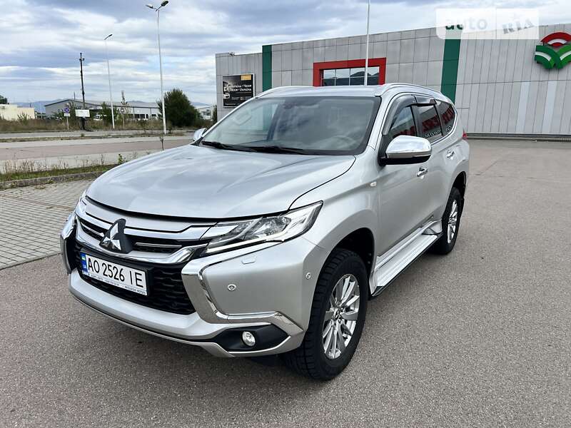 Mitsubishi Pajero (2016)
