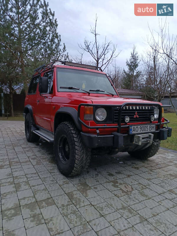 Mitsubishi Pajero (1986)