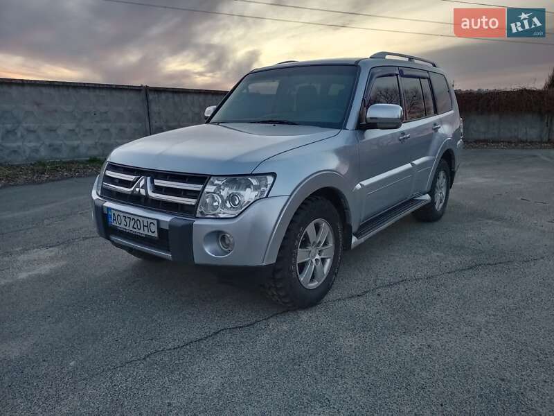 Mitsubishi Pajero (2008)