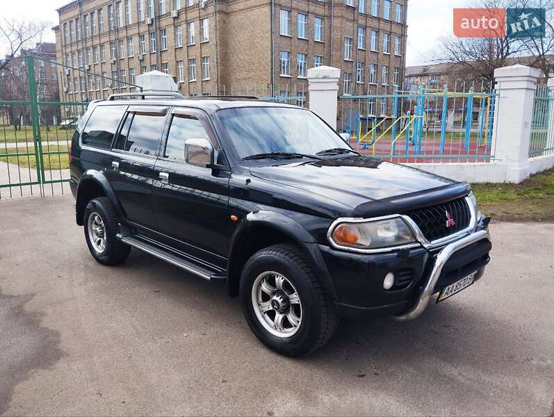 Mitsubishi Pajero (2000)