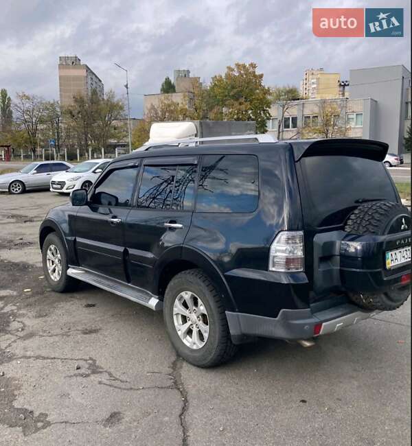 Mitsubishi Pajero (2008)