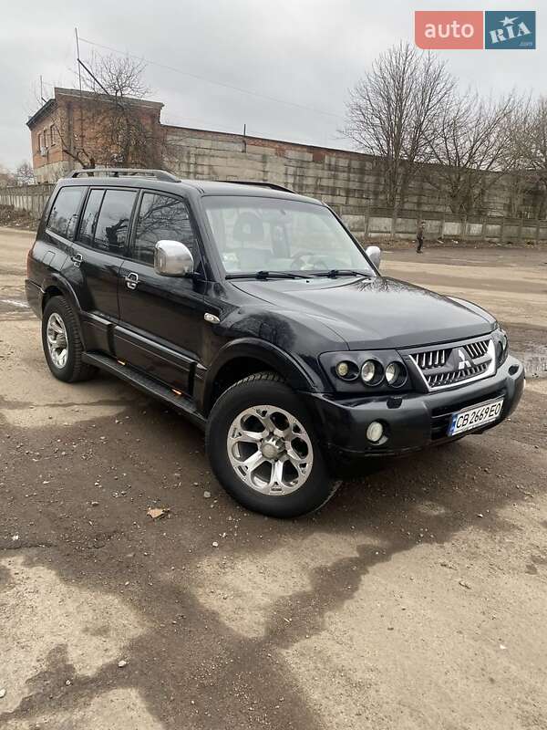Mitsubishi Pajero (2004)
