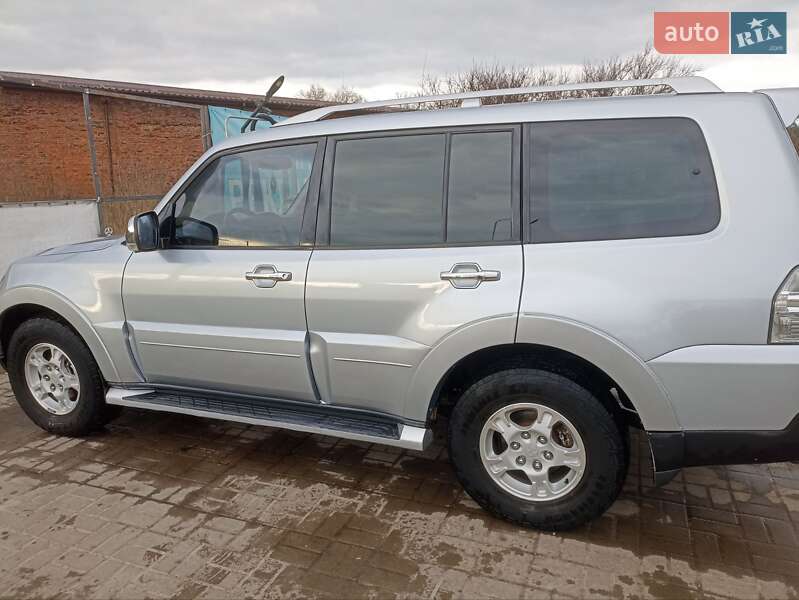 Mitsubishi Pajero (2008)