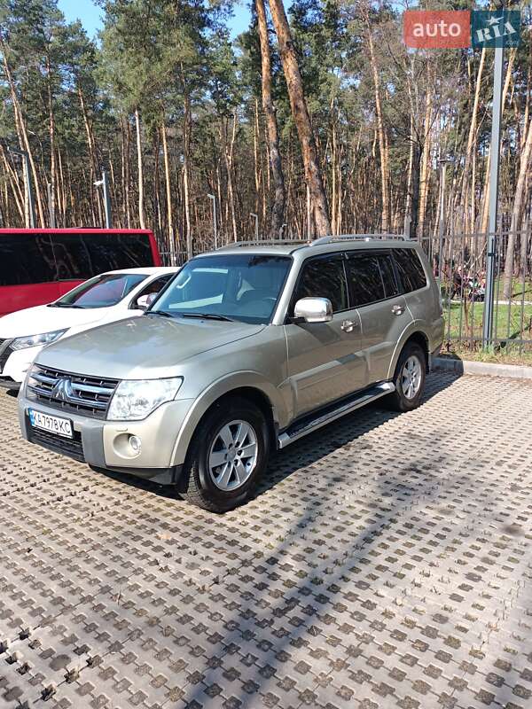 Mitsubishi Pajero (2007)