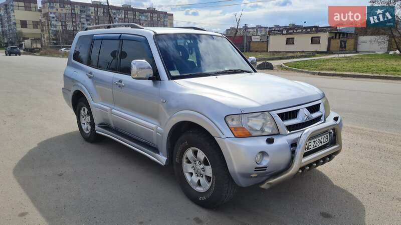 Mitsubishi Pajero (2003)