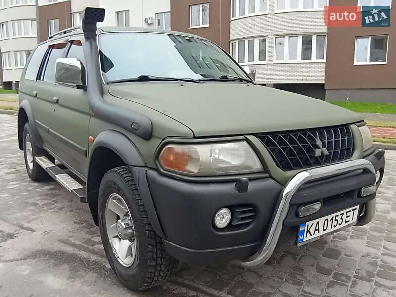 Mitsubishi Pajero (2002)