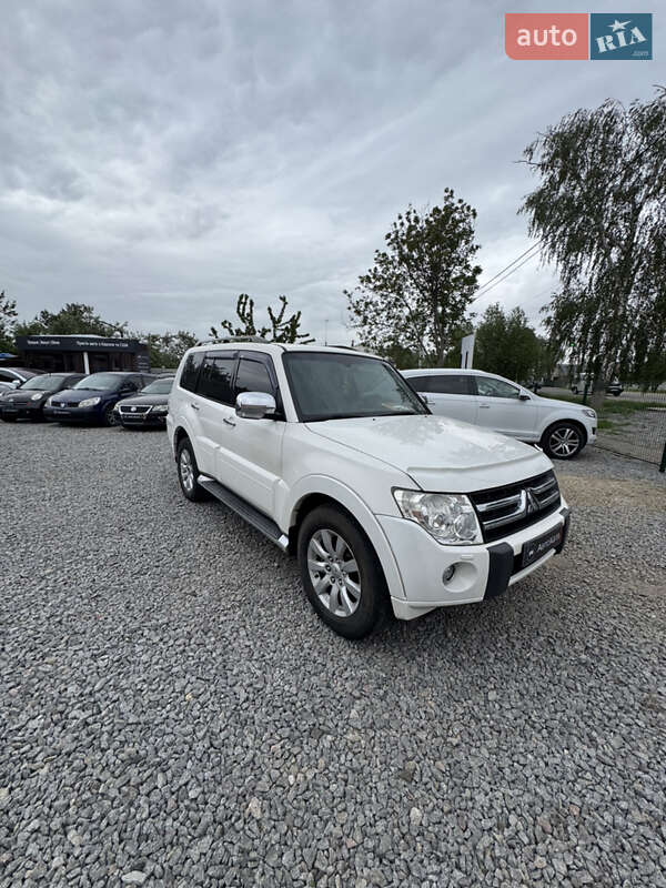 Mitsubishi Pajero (2010)