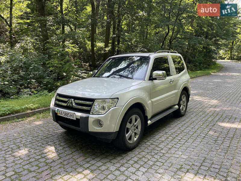 Mitsubishi Pajero (2008)