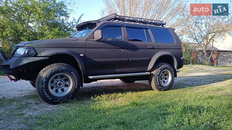 Mitsubishi Pajero (2003)