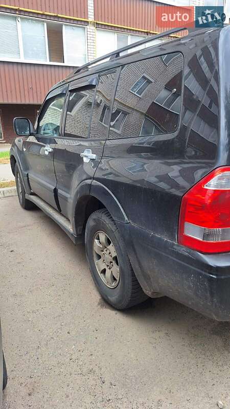 Mitsubishi Pajero (2003)